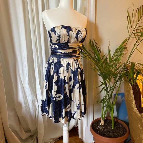 BCBG silk dress - Picture 2 of 11